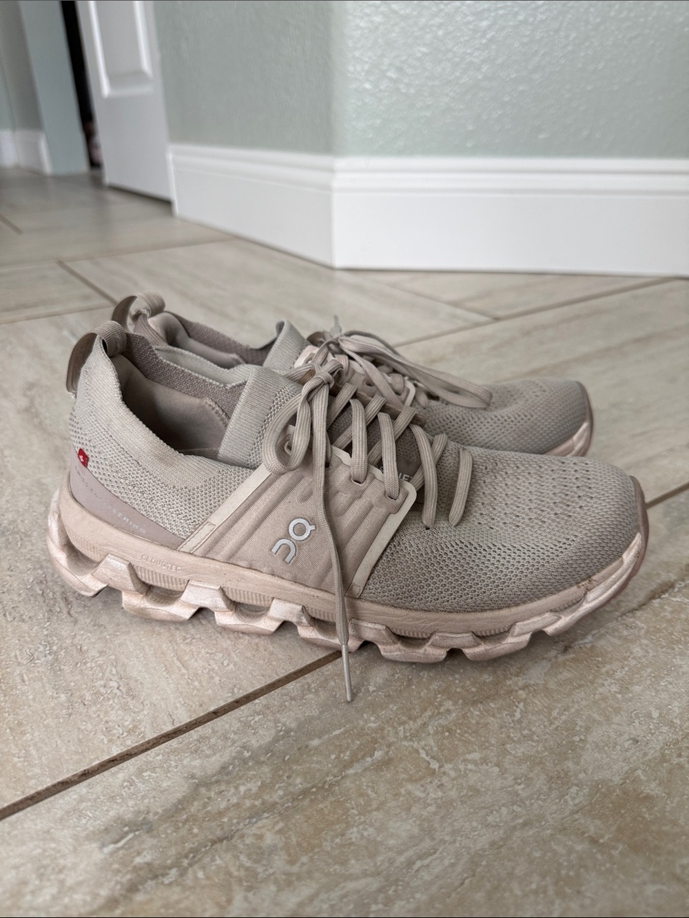 On Cloudswift 3 Women Size 7.5 Athletic Running Walking Shoes - Picture 2 of 16